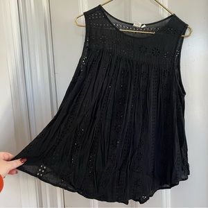 ✨ Gap floral lace top ✨